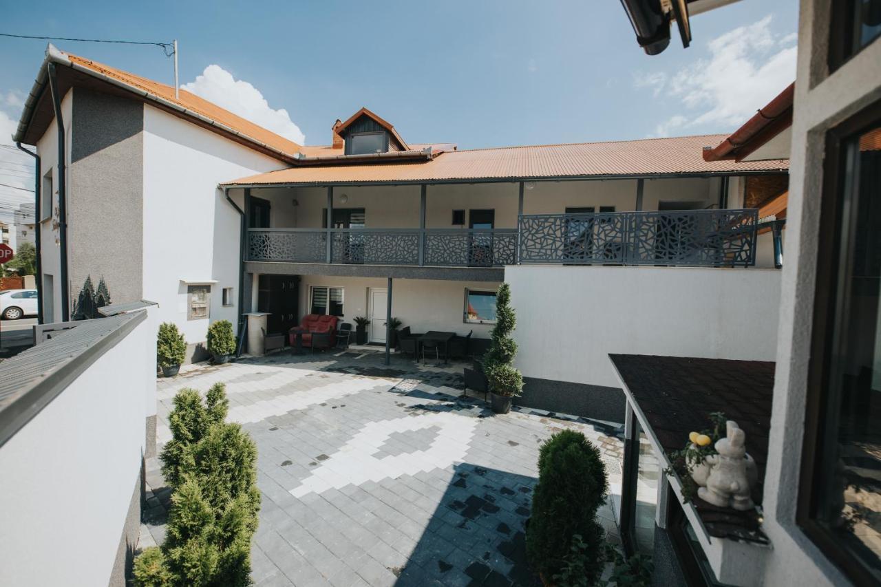 Hotel Endlich Zuhause Sibiu Esterno foto